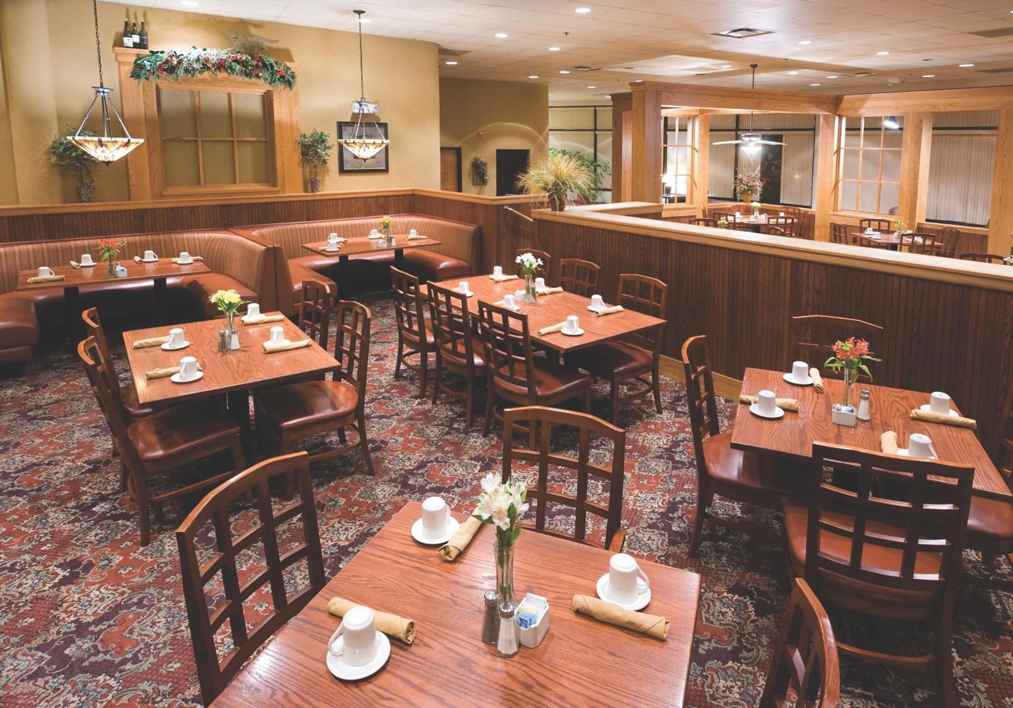 Ramkota Hotel Pierre Restoran fotoğraf